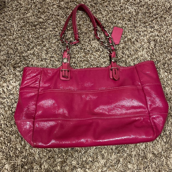 COACH Pink paten leather purse - Picture 6 of 11